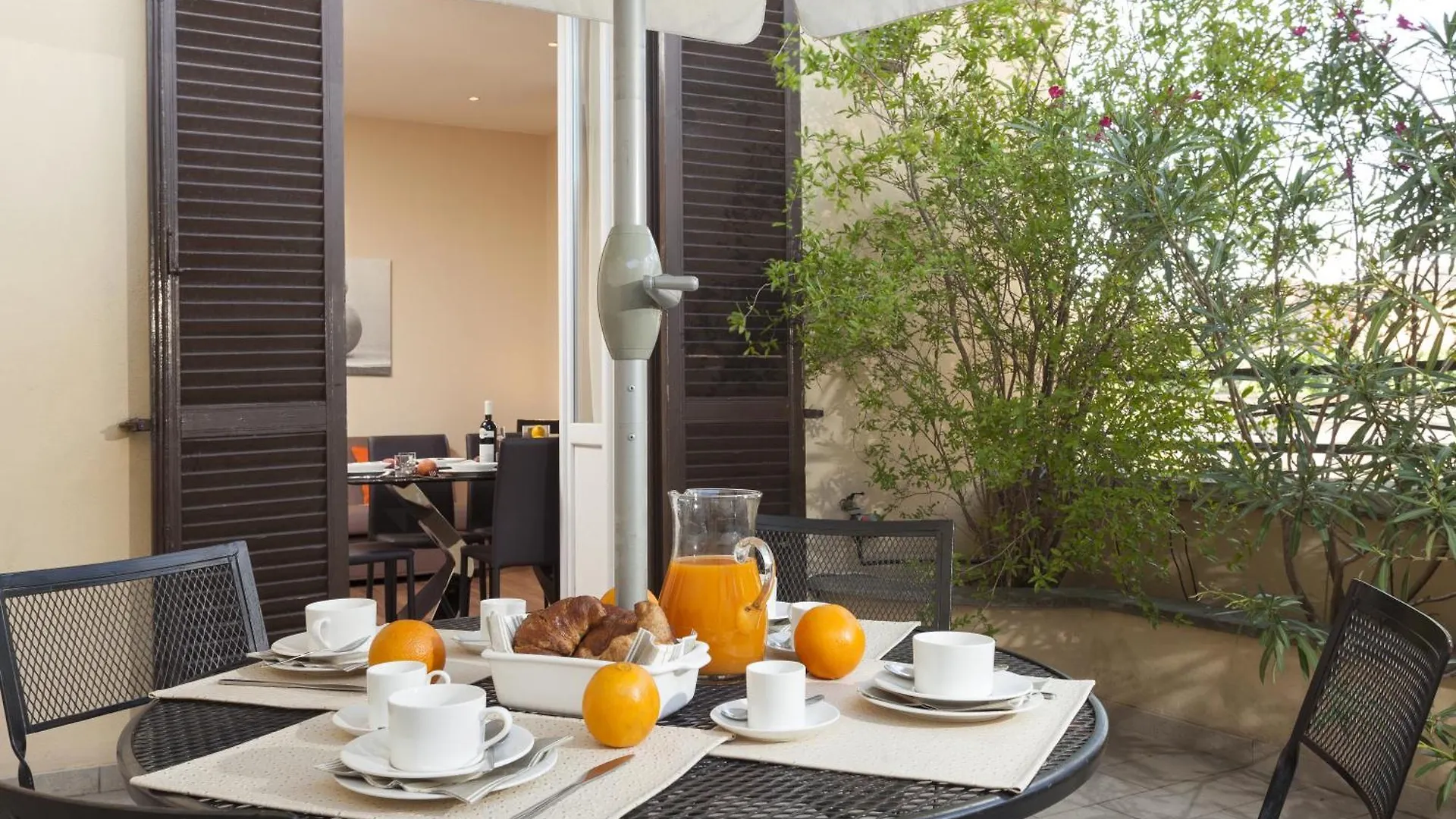 Trianon Borgo Pio Aparthotel Rome