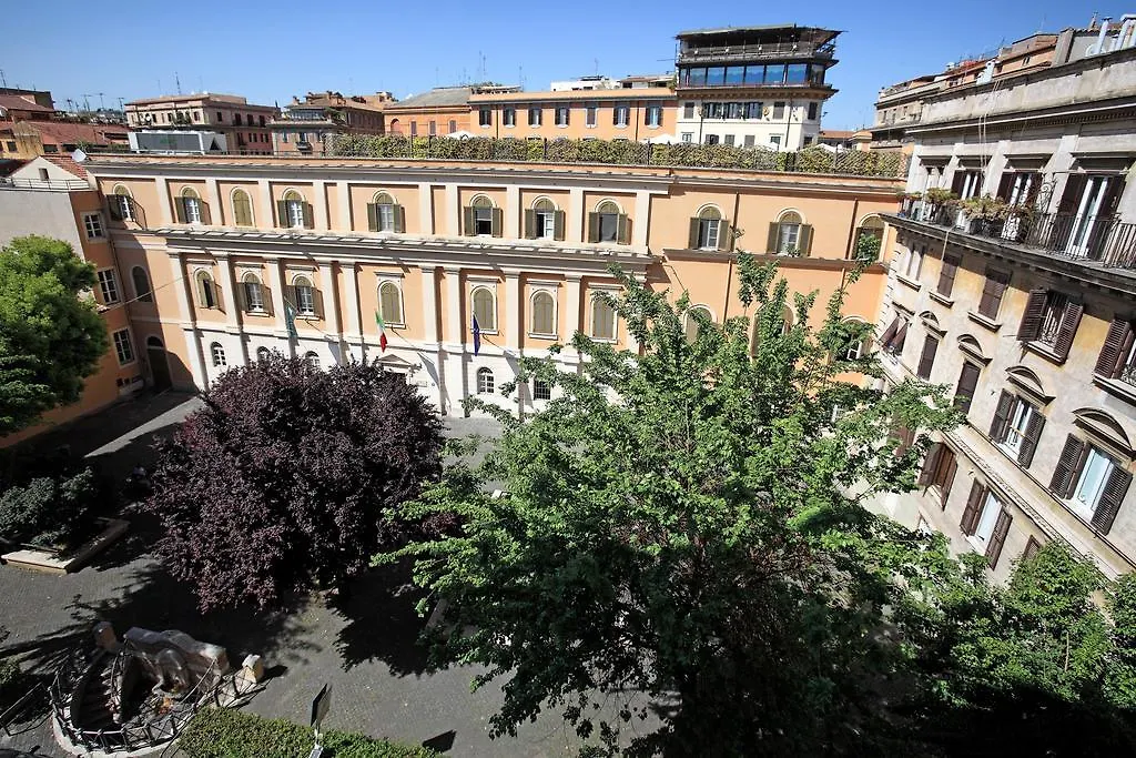 Hotel Trianon Borgo Pio Aparthotel Rome
